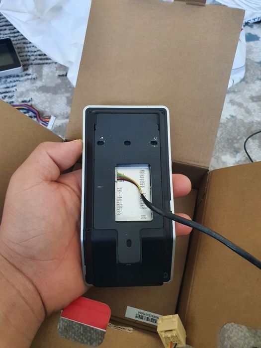 Eshik va turniketlar uchun kodli barmoq sensor