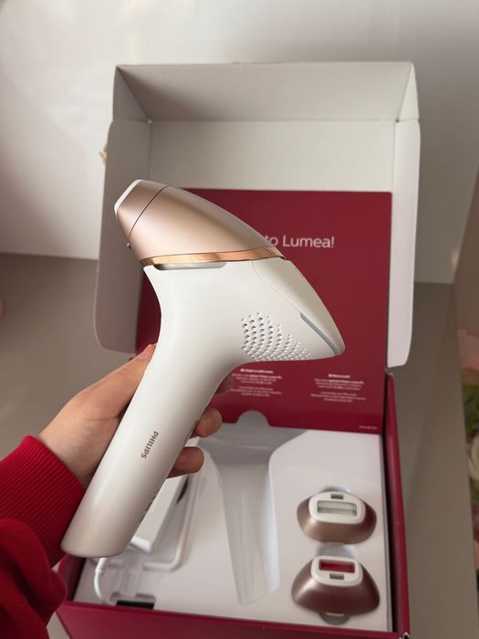 Фотоепилатор Philips Lumea IPL 9900