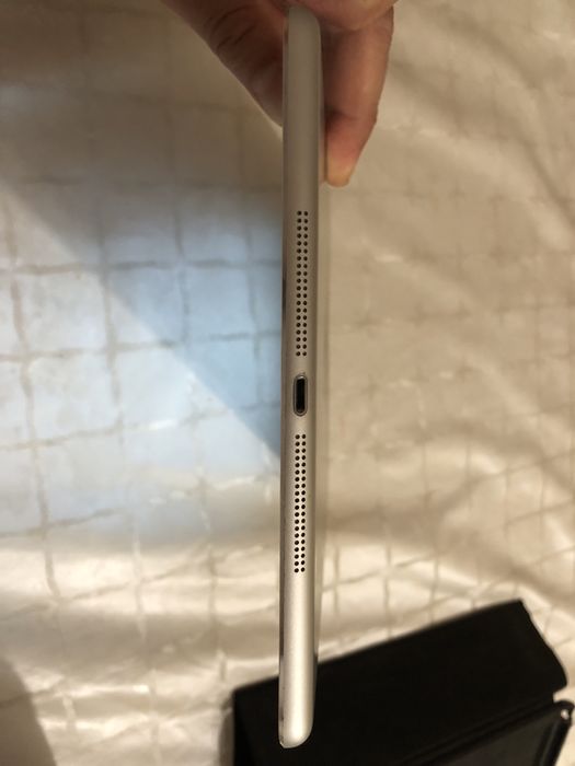 Продам Ipad air A1475