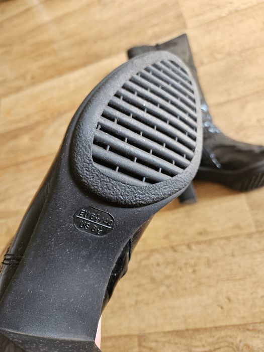 Продам женские сапоги 40размер