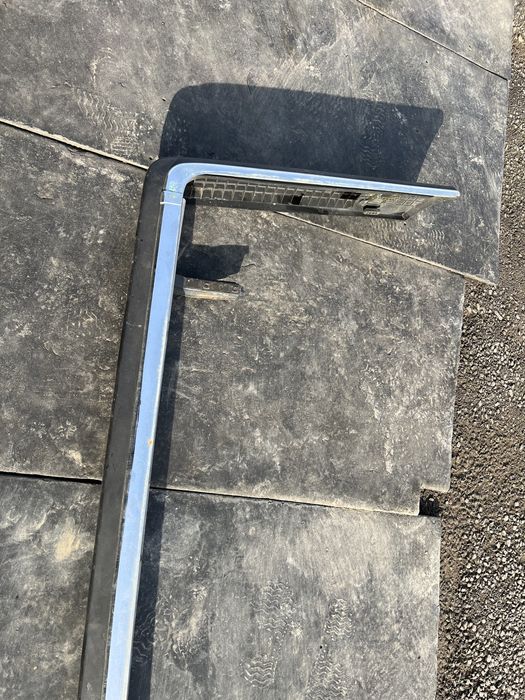 Продам на Ауди 100 2,3 с3 задний бампер