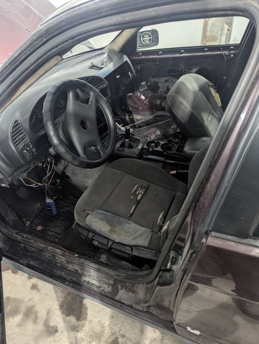 Продам БМВ е36 под ремонт