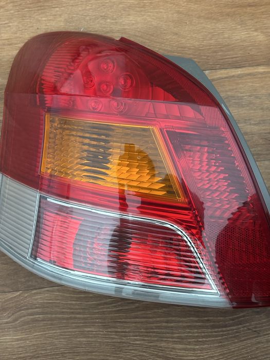 Тайота yaris 09-12г