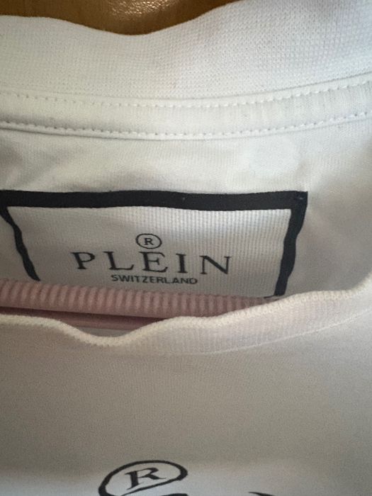 Продавам оригинална тениска philipp plein L размер