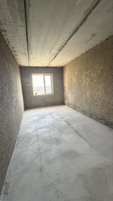 Микрорайон,Продаётся 3х комнатная Коробка