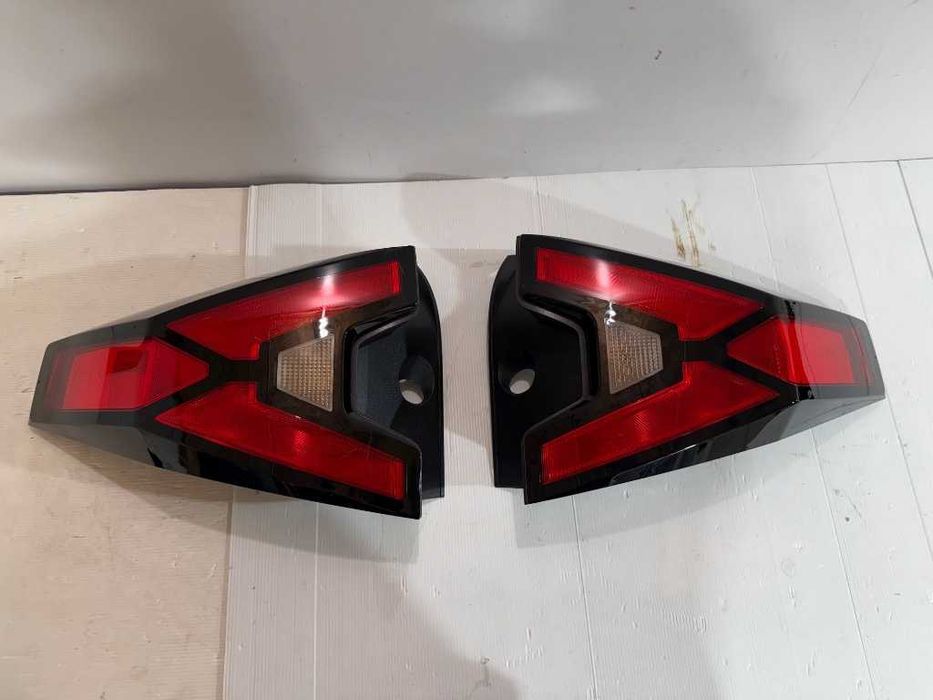 Vand lampa spate stânga si dreapta pentru Duster 3/ stop frana