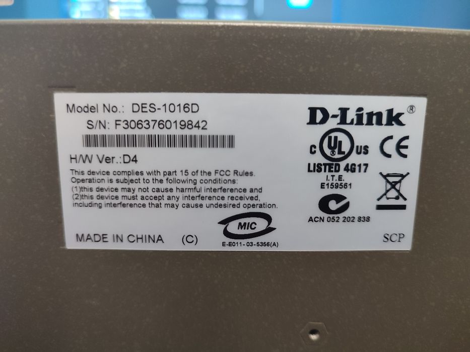 Коммутатор D-Link DES-1016D