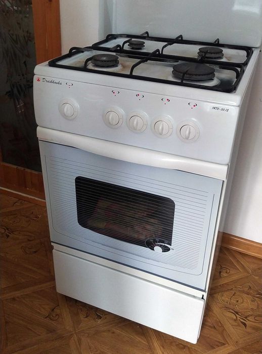 Продам газовую плиту