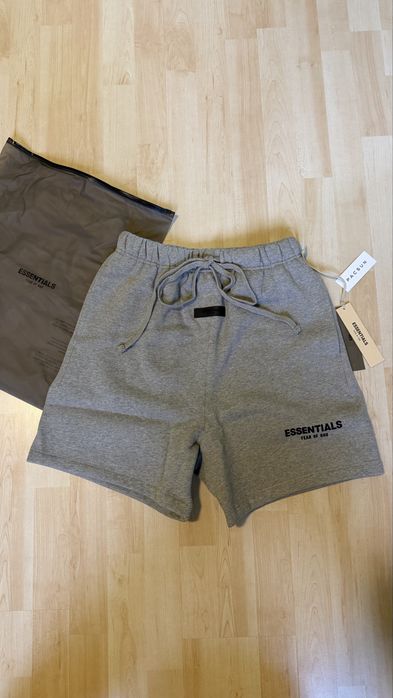 Pantaloni essentials