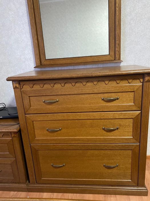 Продам спальный гарнитур