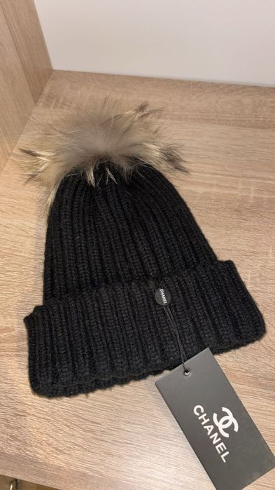Fes Chanel negru pompon
