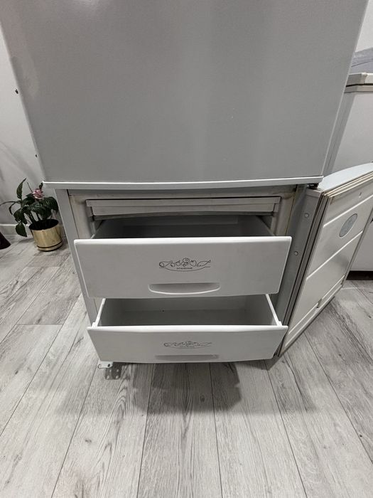 Холодильник/Тоңазытқыш Бирюса