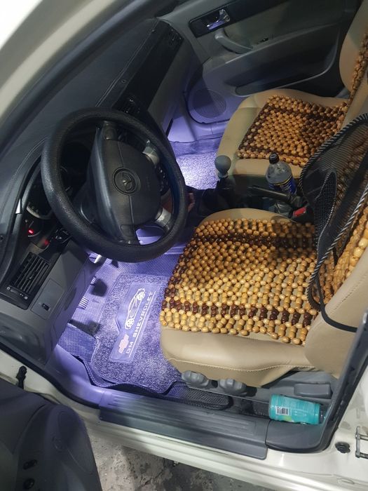 Gentra o'zimniki, faqat naqdga sotiladi.