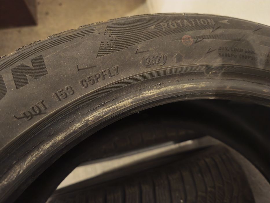 Гуми зимни  205/50/17