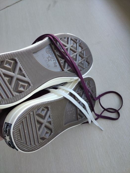 Чисто нови Converse