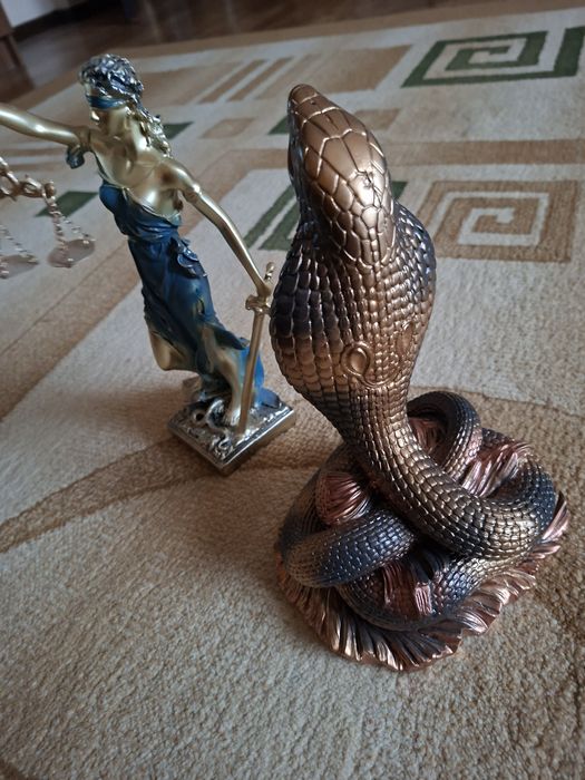 Продаю статуэтки .