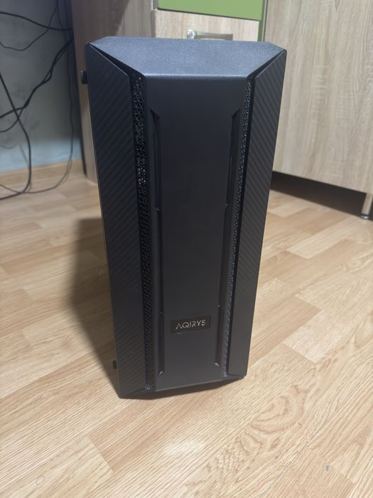 Carcasa Aqirys cu sursa silentiumPC 650W