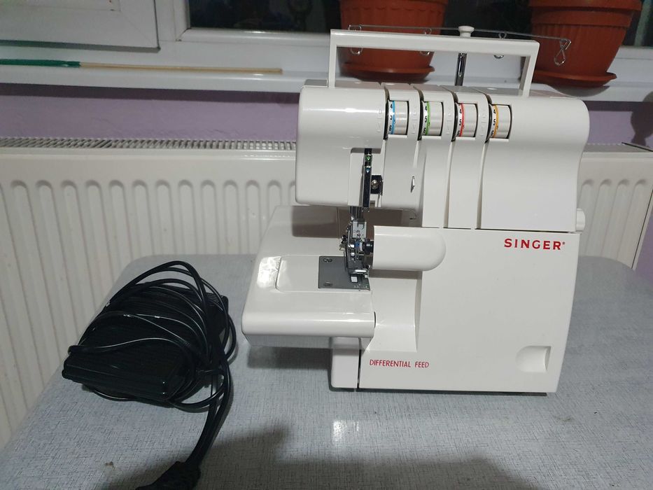 Продавам оверлог Сингер