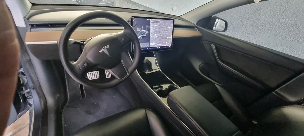 Tesla model y srochno