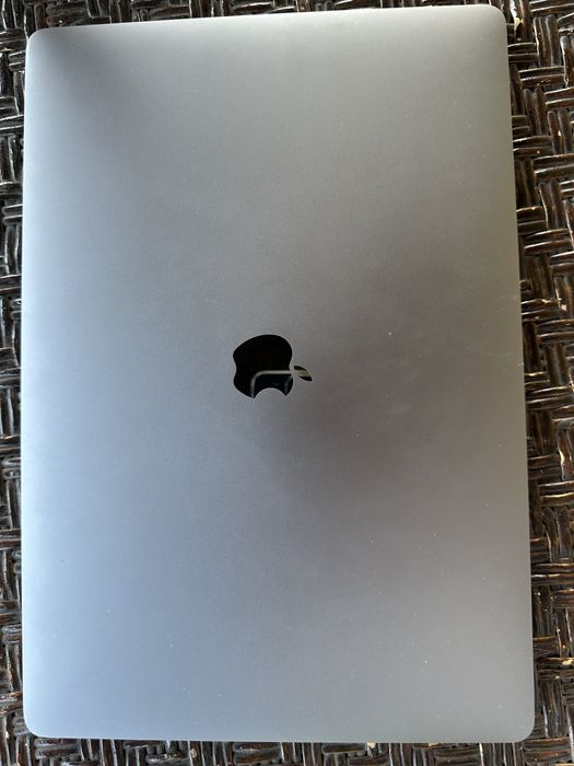 Apple MacBook Pro 16 2019 (i7/16GB/512GB/5300M/43 cycle)