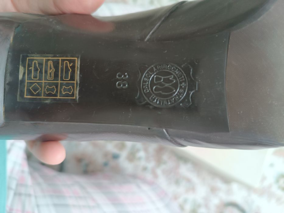 Продам кожаные туфли