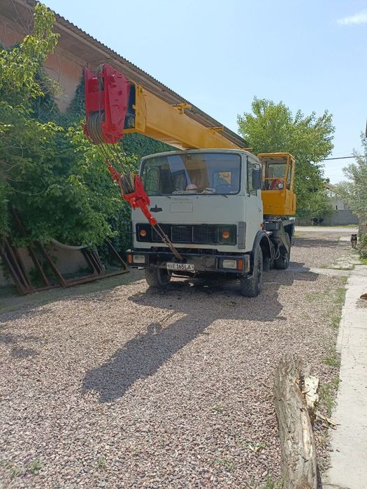 Avto kran MAZ sotiladi va xizmat korsatadi