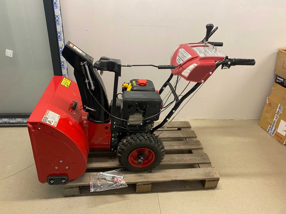 076902	Снегорин бензинов 5.2kW 71сm 5+2 ск. 2LED RD-GST04