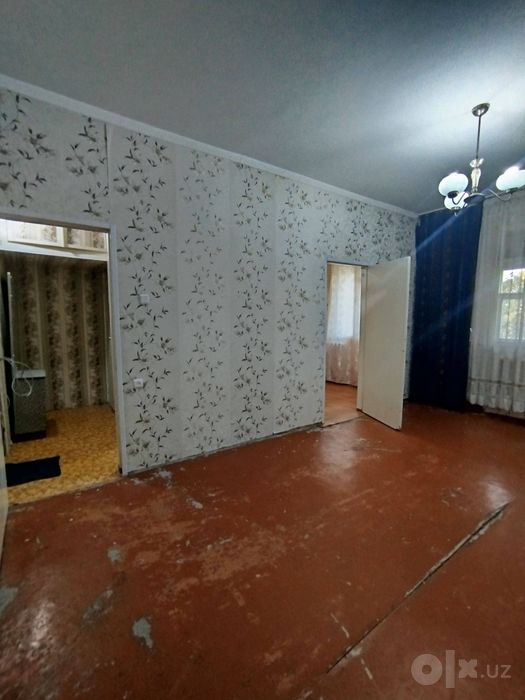 Феруза таксопарк 1/2/4 панель с балконом 1,5*3 без ремонта  36 кв.м.
Ц