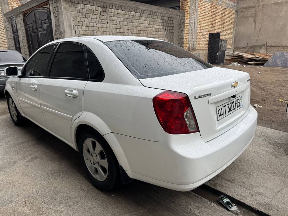 Lacetti arenda ideal