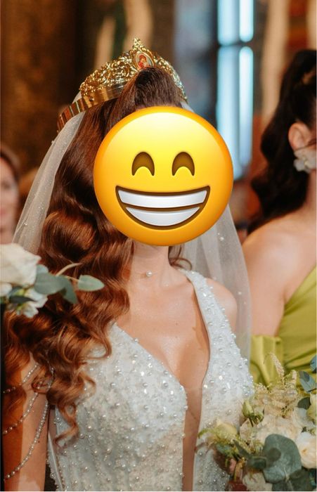 Vand rochie de mireasa sirena cu trena si voal