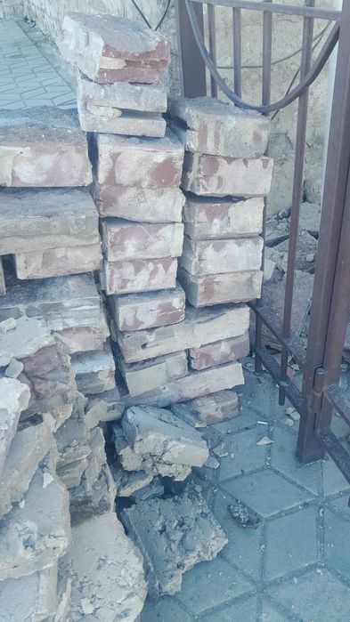 Отдам даром керпичи