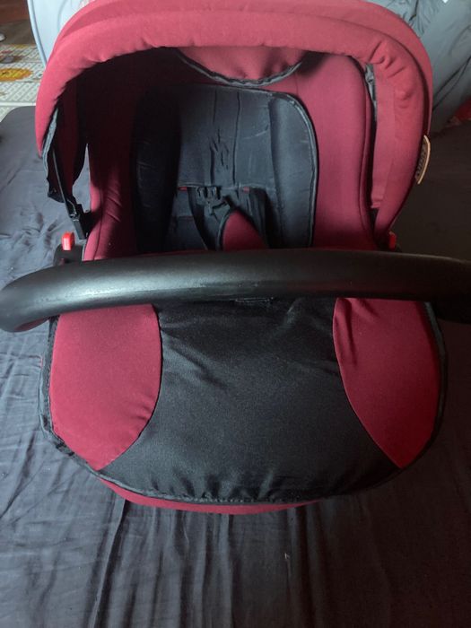 Бебешки стол за автомобил