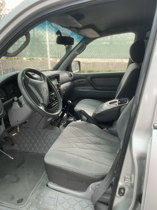 Toyota land cruser 105