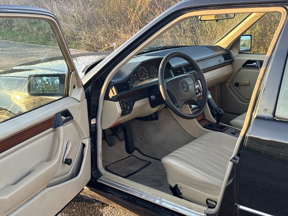 MERCEDES-BENZ E-Class 1992 — imagine 5