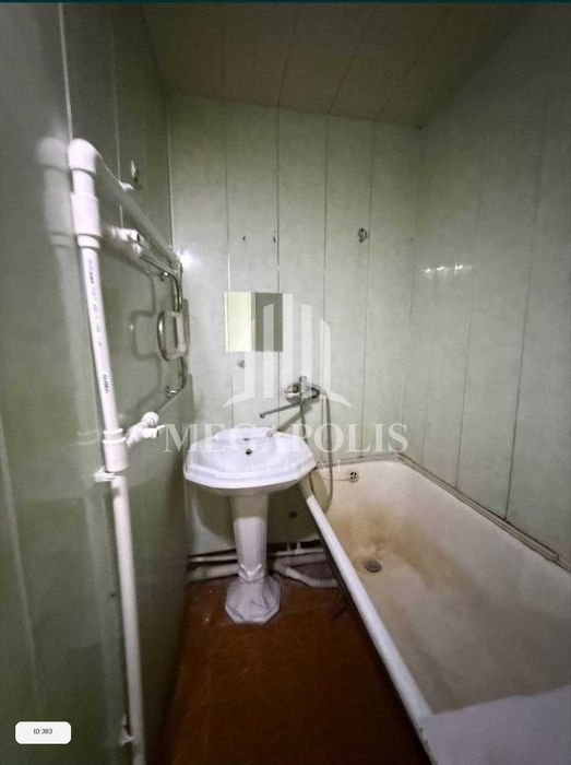 Buxoroda Guliverda 3 xonali kvartira arzon narxda sotiladi.  №383