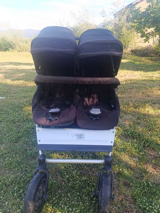 Мountain buggy duet v3 , детска количка за близнаци , пълен комплект.