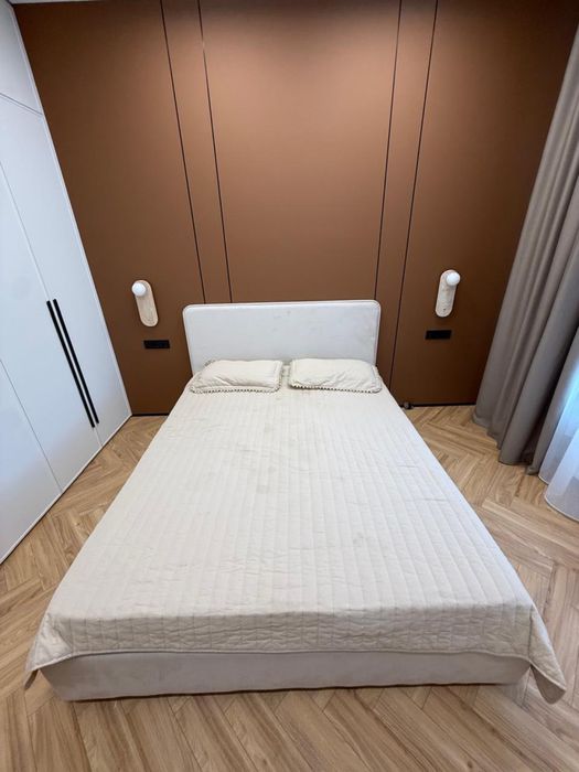 Кровать двухспальная