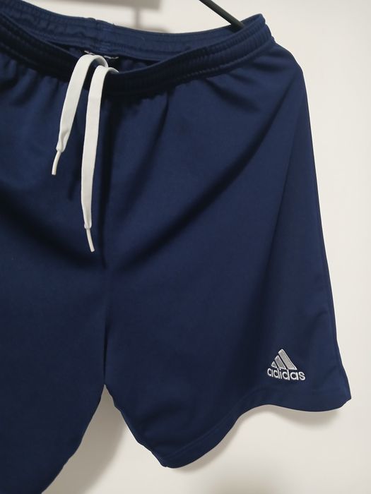 Short Adidas bărbați marimea S  ORIGINALI ,material silon.
