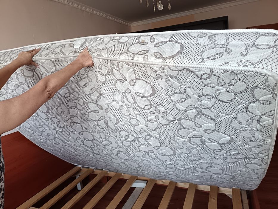 Продаю матрас, срочно. 10000тг