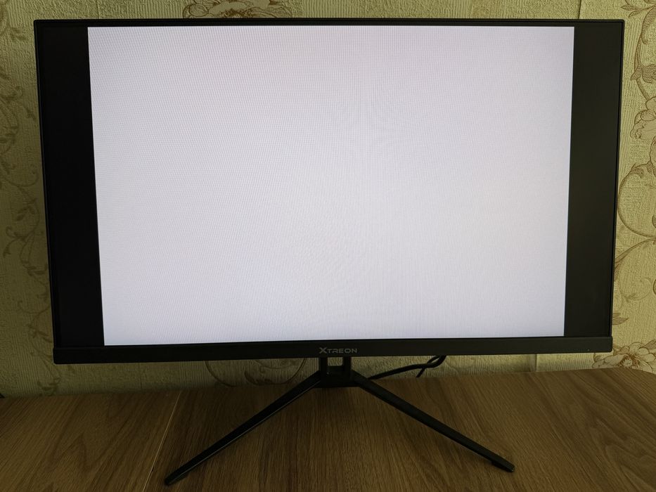 Продам игровой монитор Xtreon 24.5″ в идеальном состоянии