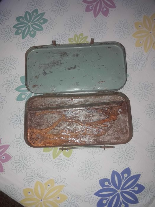 ящик - чемоданчик металлический