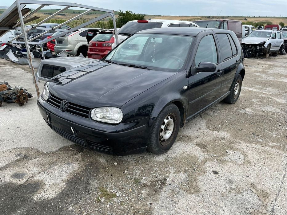 Dezmembrez piese Volkswagen Golf 4
