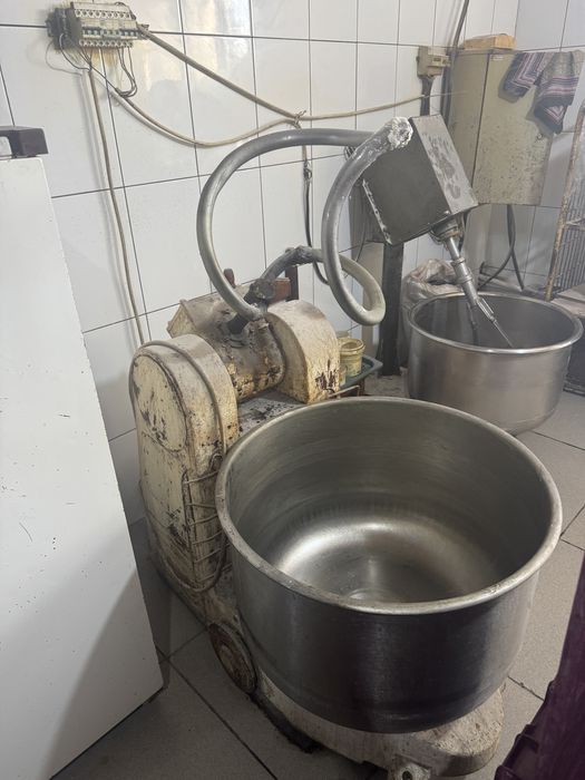 Продам б/у тестомес на 50 кг муки