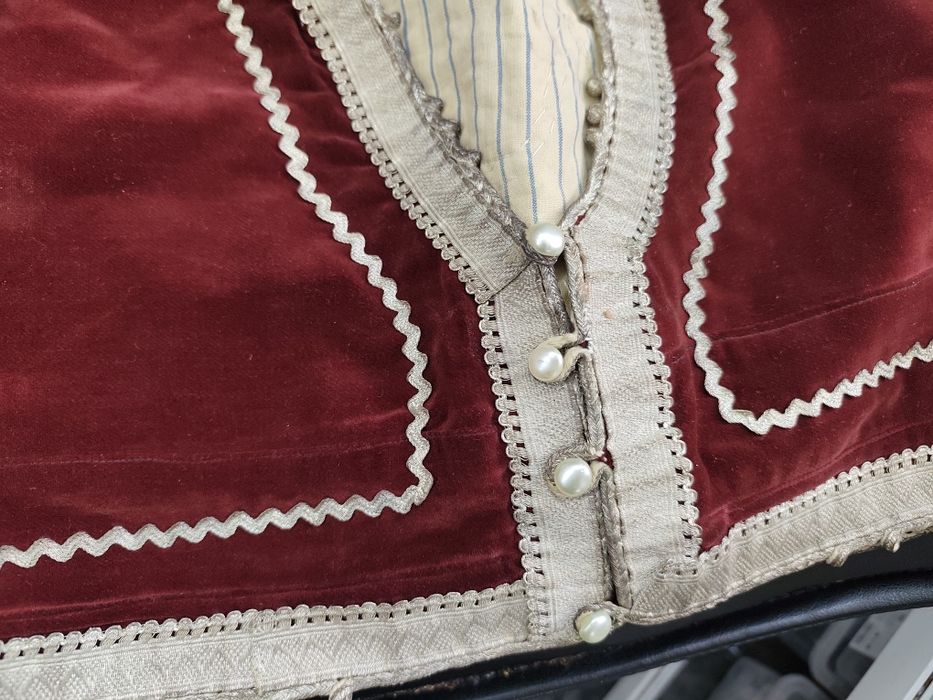 Старо елече елек носия