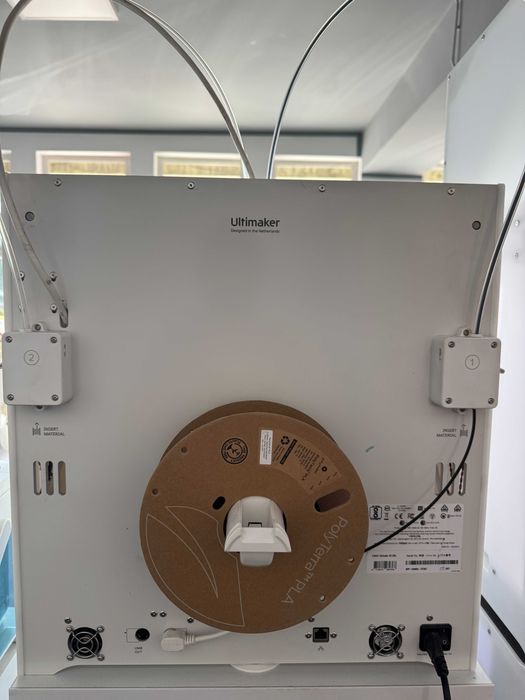 Imprimantă 3D Ultimaker S5 + Air Manager