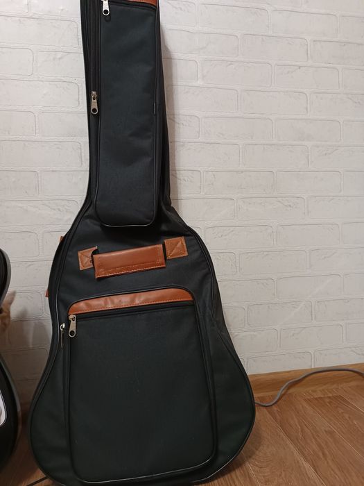 Продам электрогитару.