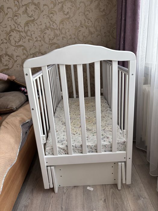 Детская кроватка