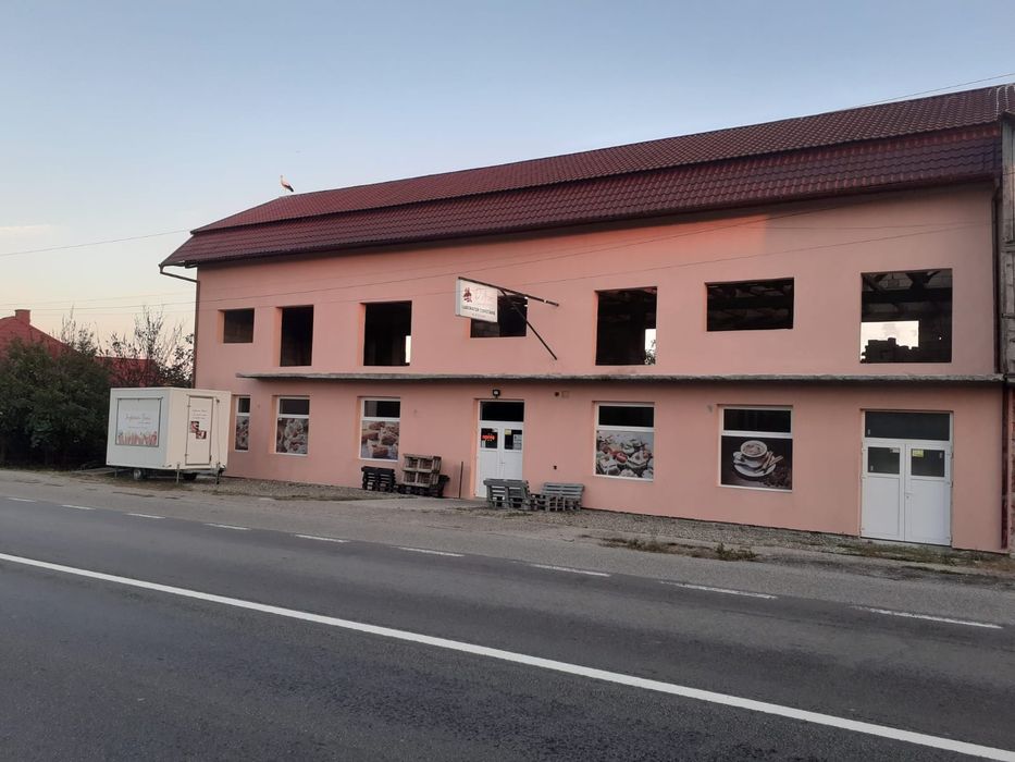Închiriez spațiu comercial  magazin bar patiserie