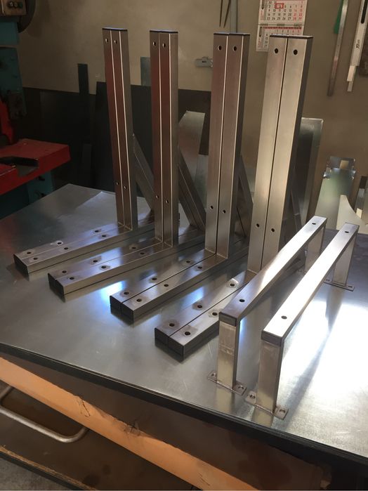 Стойки за климатици и термо помпи