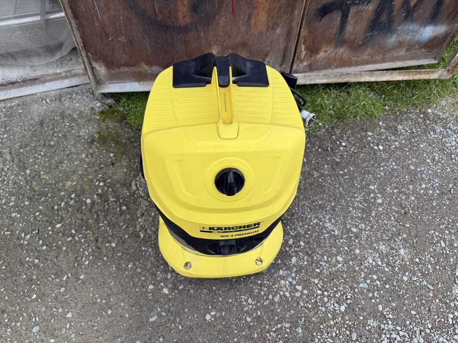 * Karcher WD4 отличный пылесос для уборки строительного мусора